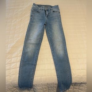 American Eagle medium washed jeggimg/jeans.